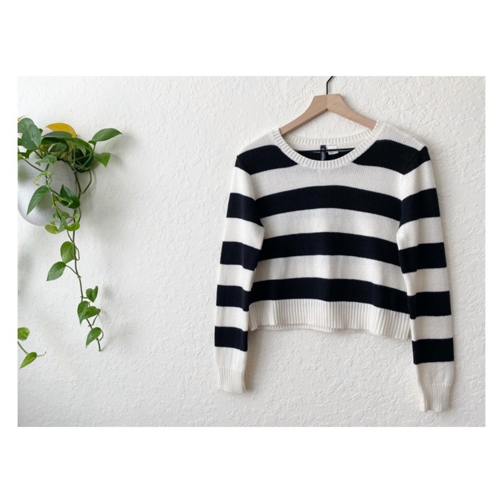 H&M Sweater - Picture 2 of 6